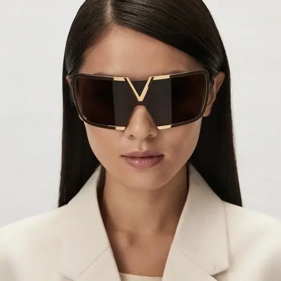 VALENTINO GARAVANI VLogo Oversized Shield Sunglasses Valentino Garavani V-Romask Shield Titanium & Acetate  main image 4